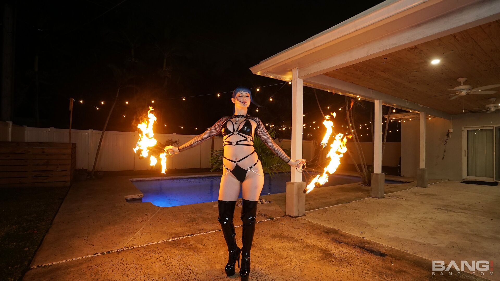 Jewelz Blu Torch Dances Before Taking On A Huge Dick