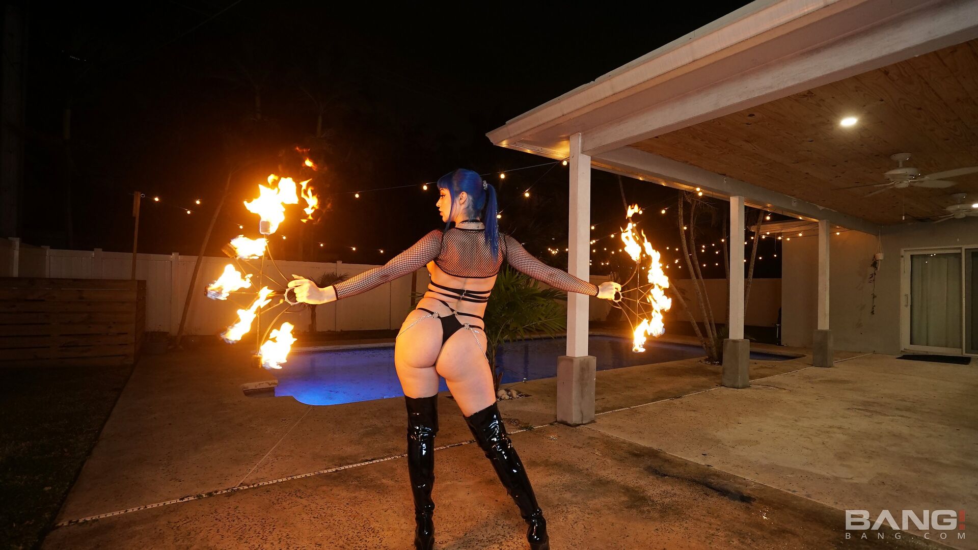 Jewelz Blu Torch Dances Before Taking On A Huge Dick
