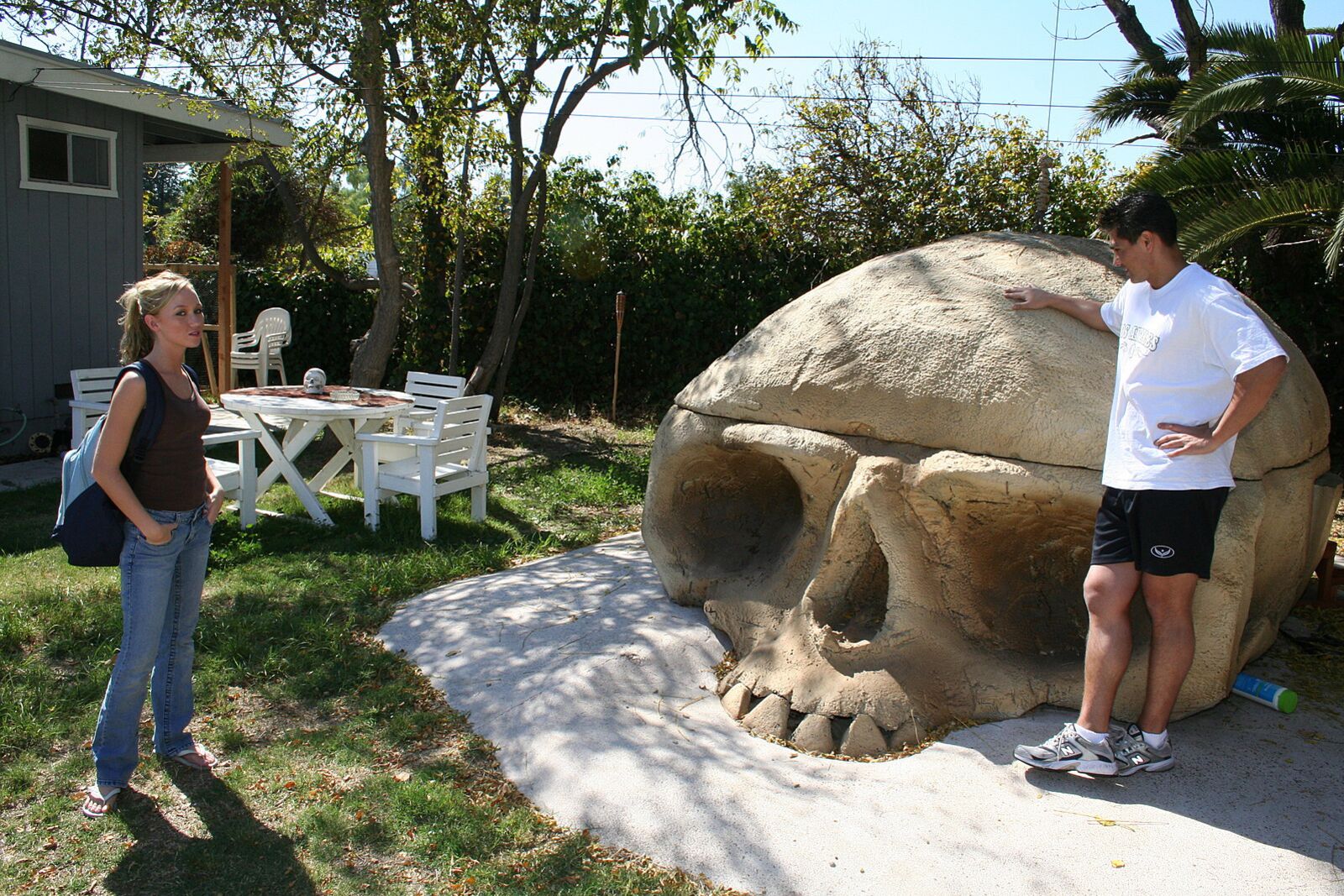 Madison Scott Gets A Facial In The Hot Tub