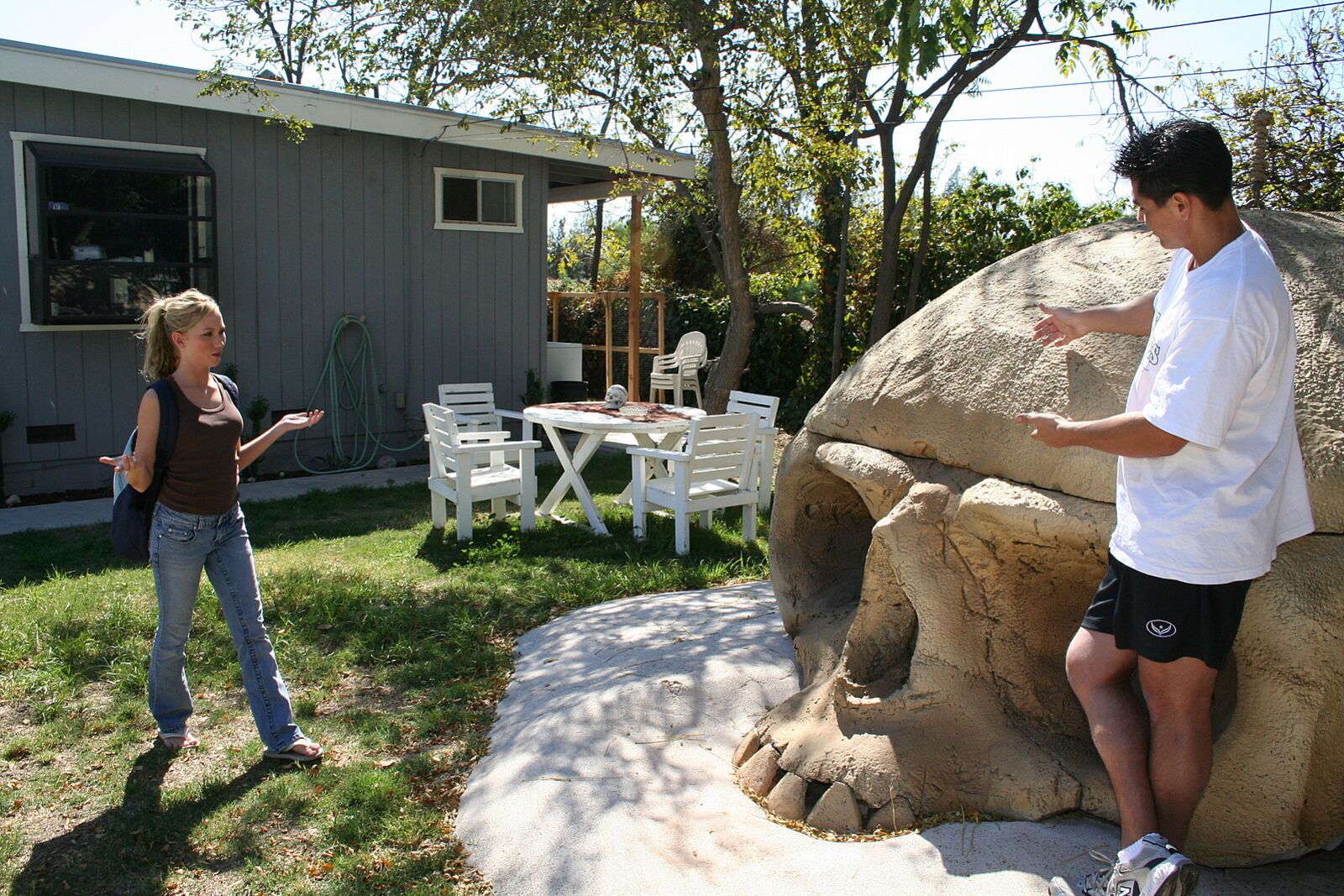 Madison Scott Gets A Facial In The Hot Tub