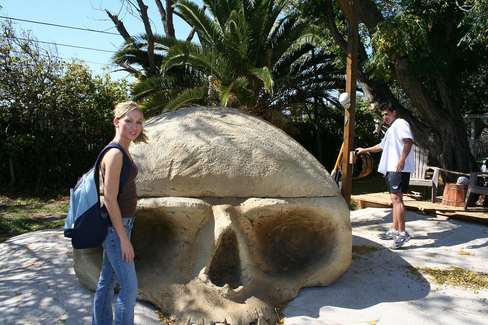 Madison Scott Gets A Facial In The Hot Tub