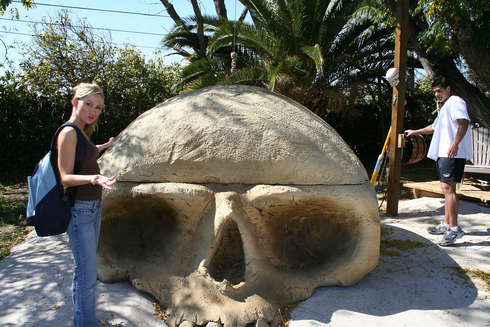 Madison Scott Gets A Facial In The Hot Tub