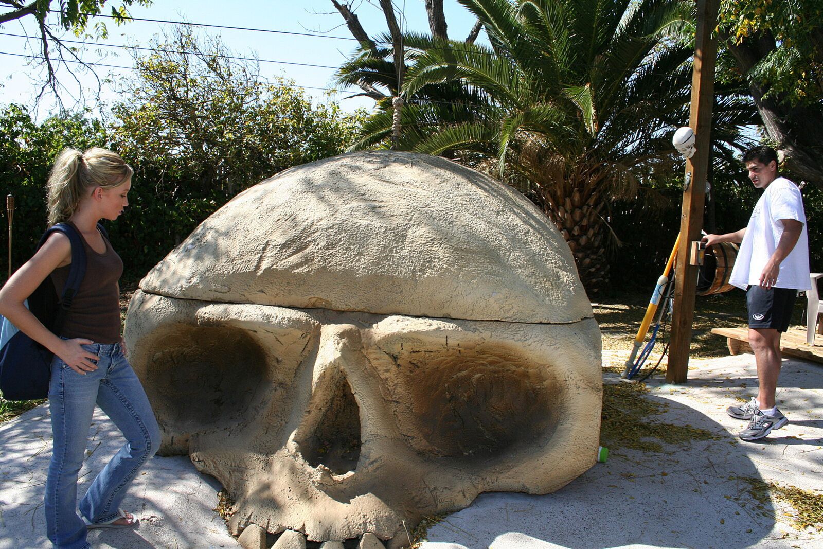 Madison Scott Gets A Facial In The Hot Tub