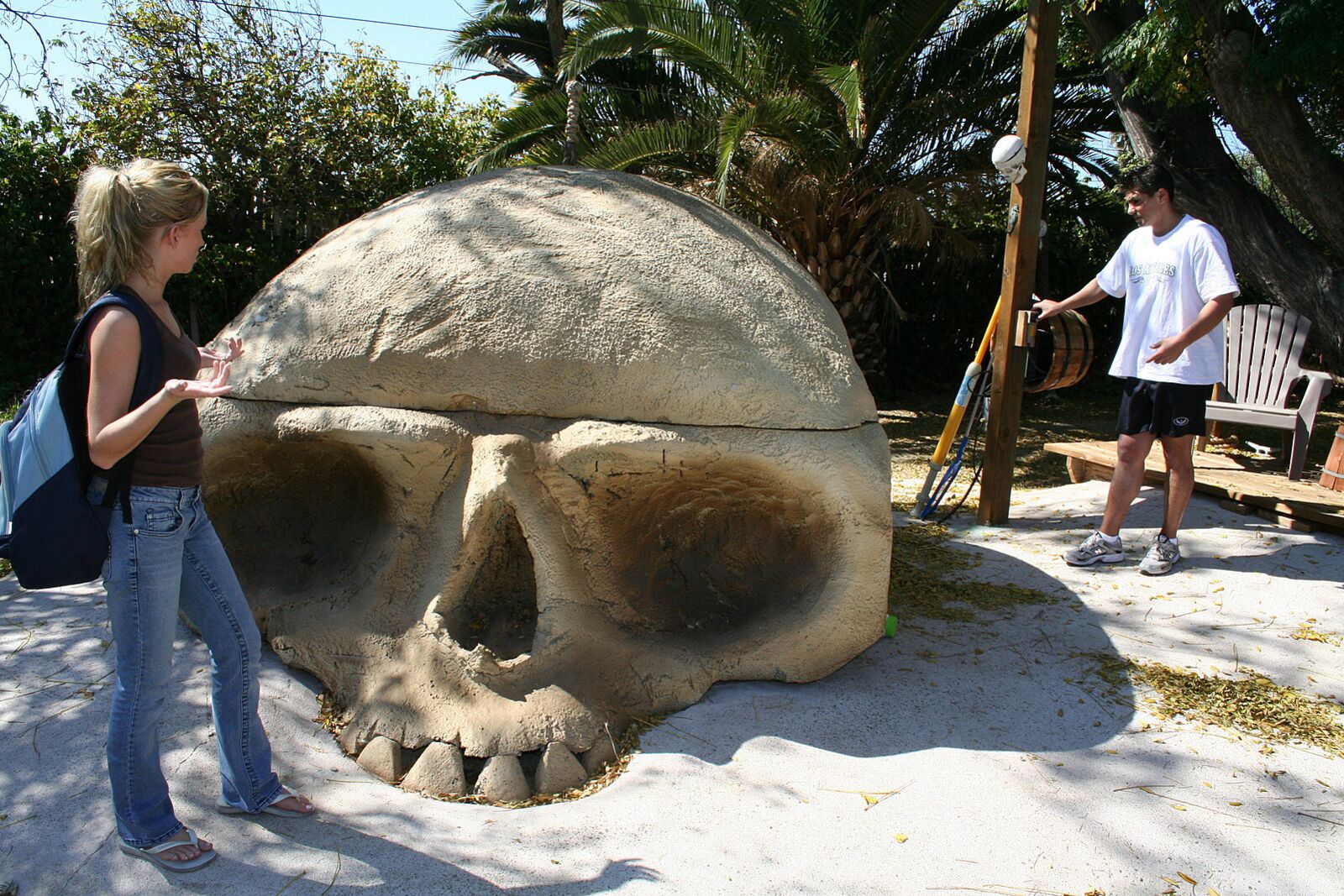 Madison Scott Gets A Facial In The Hot Tub