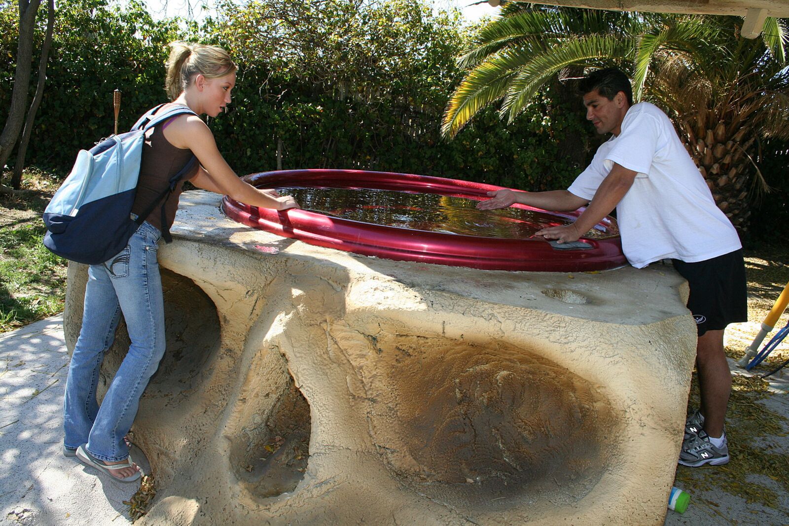 Madison Scott Gets A Facial In The Hot Tub