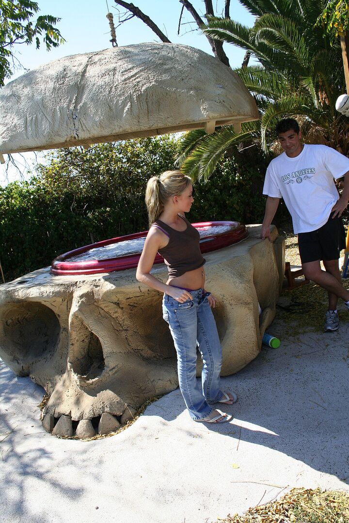 Madison Scott Gets A Facial In The Hot Tub