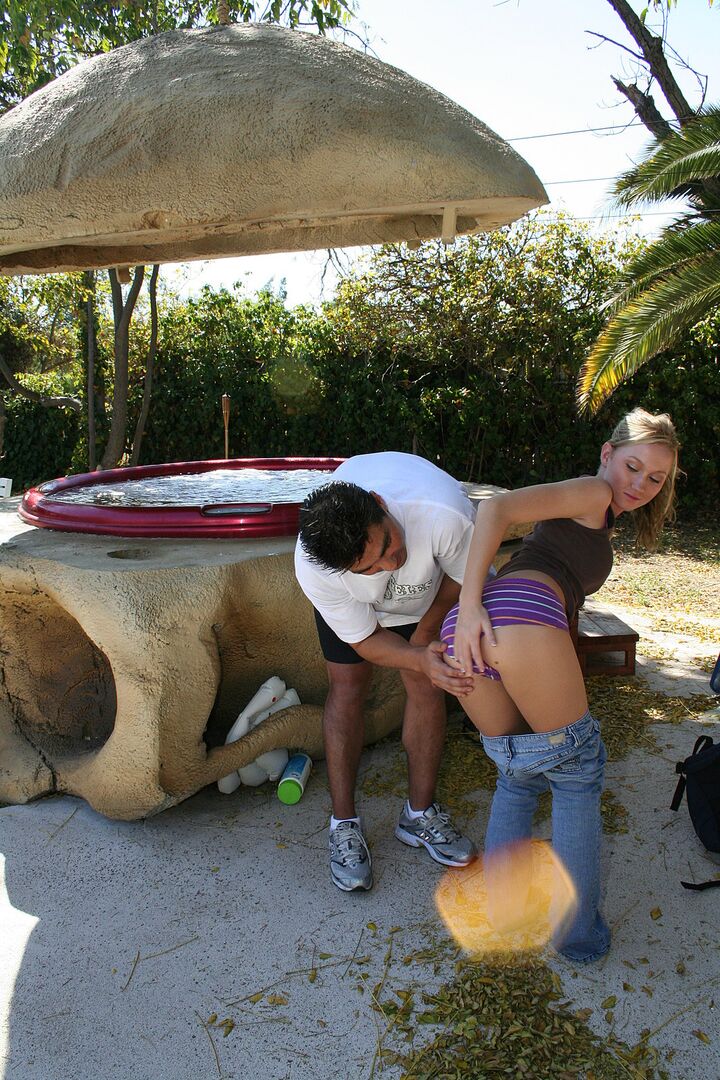 Madison Scott Gets A Facial In The Hot Tub