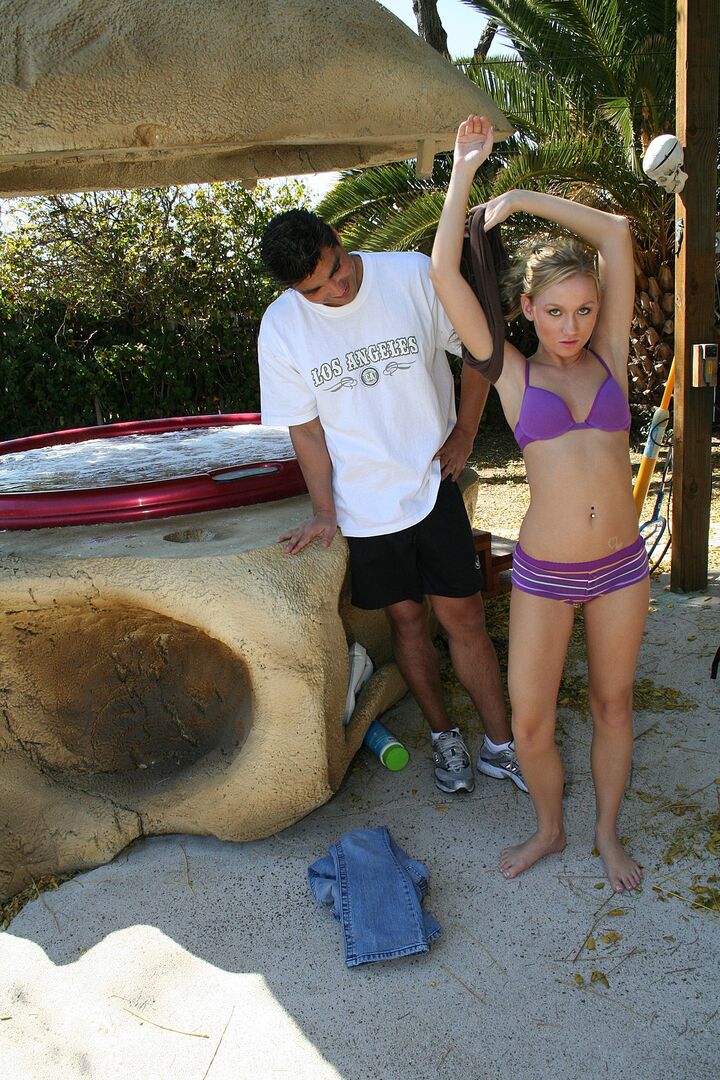 Madison Scott Gets A Facial In The Hot Tub