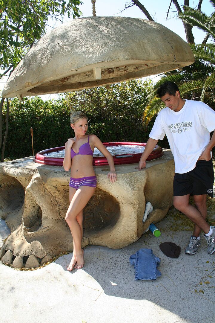 Madison Scott Gets A Facial In The Hot Tub