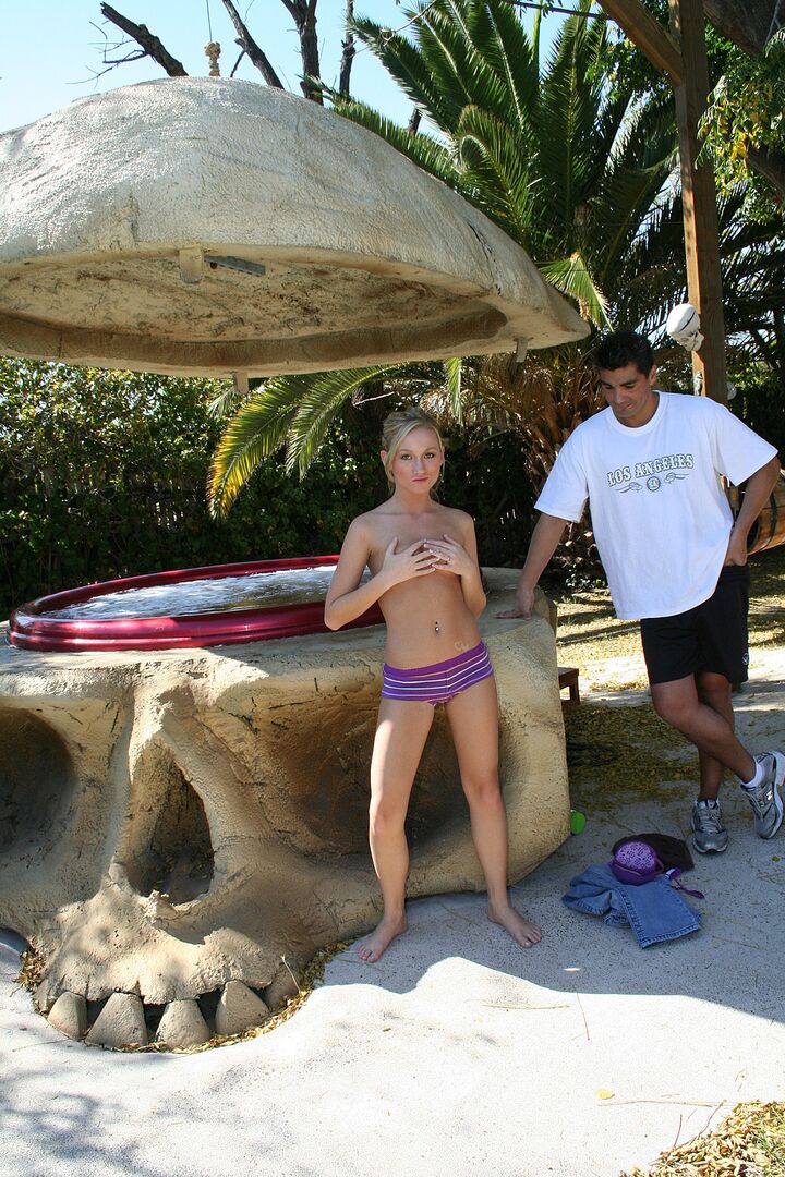 Madison Scott Gets A Facial In The Hot Tub