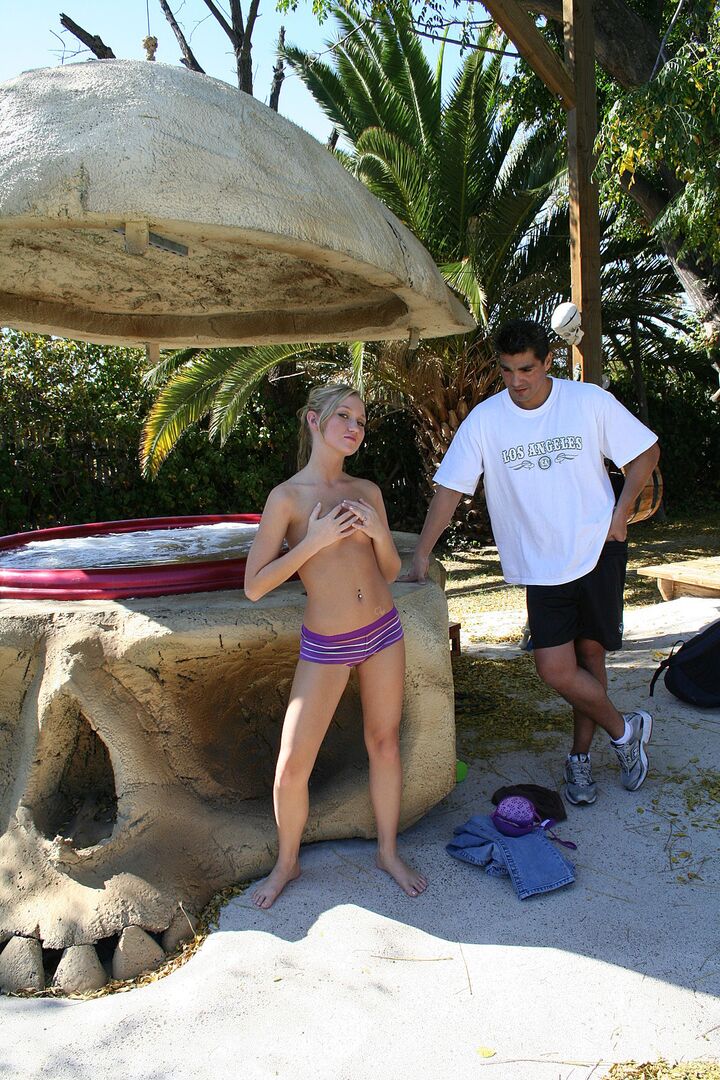 Madison Scott Gets A Facial In The Hot Tub