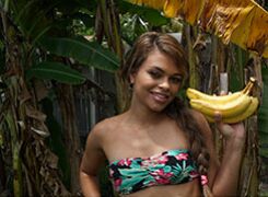 Pussy Goes Bananas