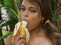 Pussy Goes Bananas