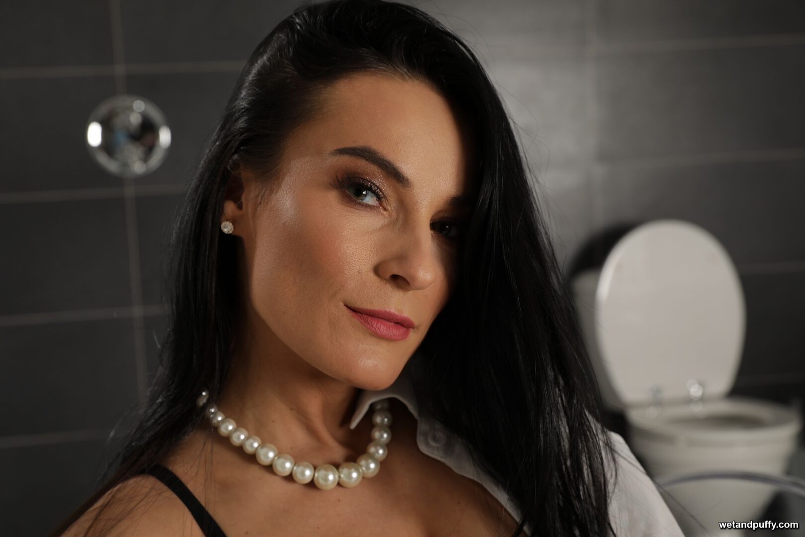 LEXI DONA — SEDUCTIVELY TOYING