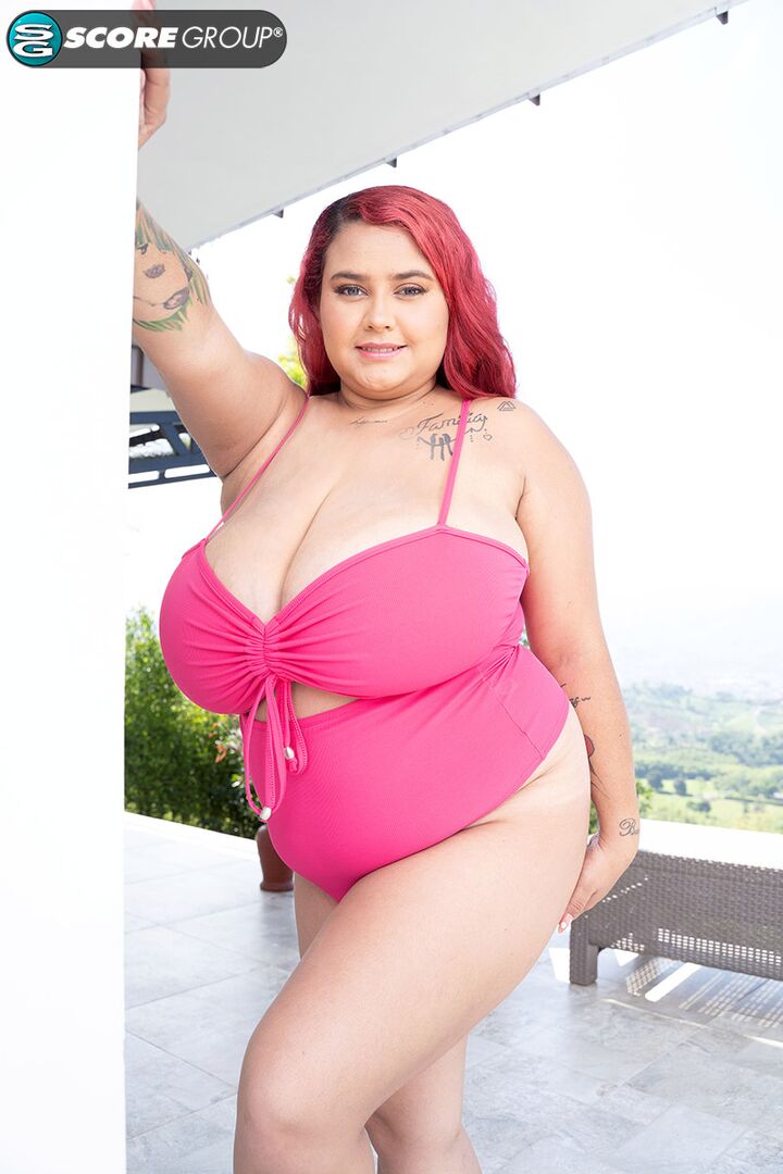 LAUREN HILL: SHE'S A VERY JUICY GIRL