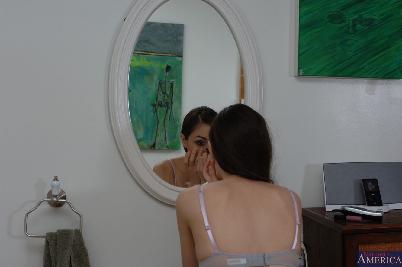 Sasha Grey fucking in the couch with her bubble butt