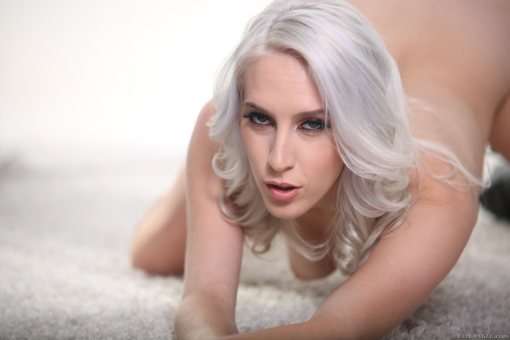 BLONDE CADENCE FUCKED TO SQUIRTING!