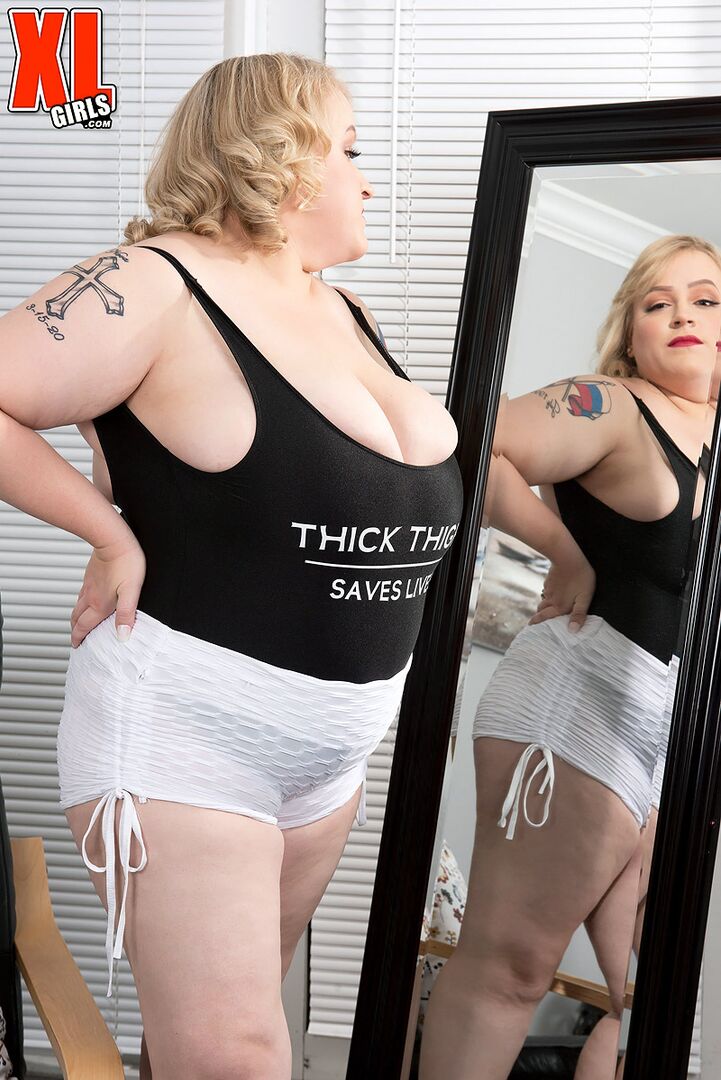 OXANA MINSK: THICK THIGHS SAVE LIVES