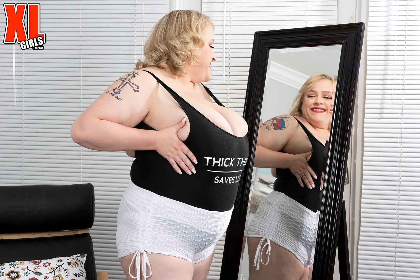 OXANA MINSK: THICK THIGHS SAVE LIVES