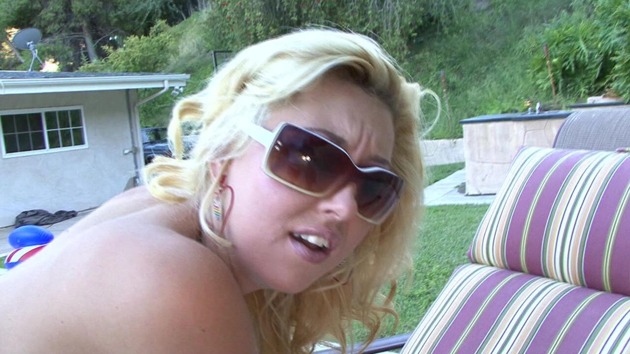 Round Bubble Booty Scene 4