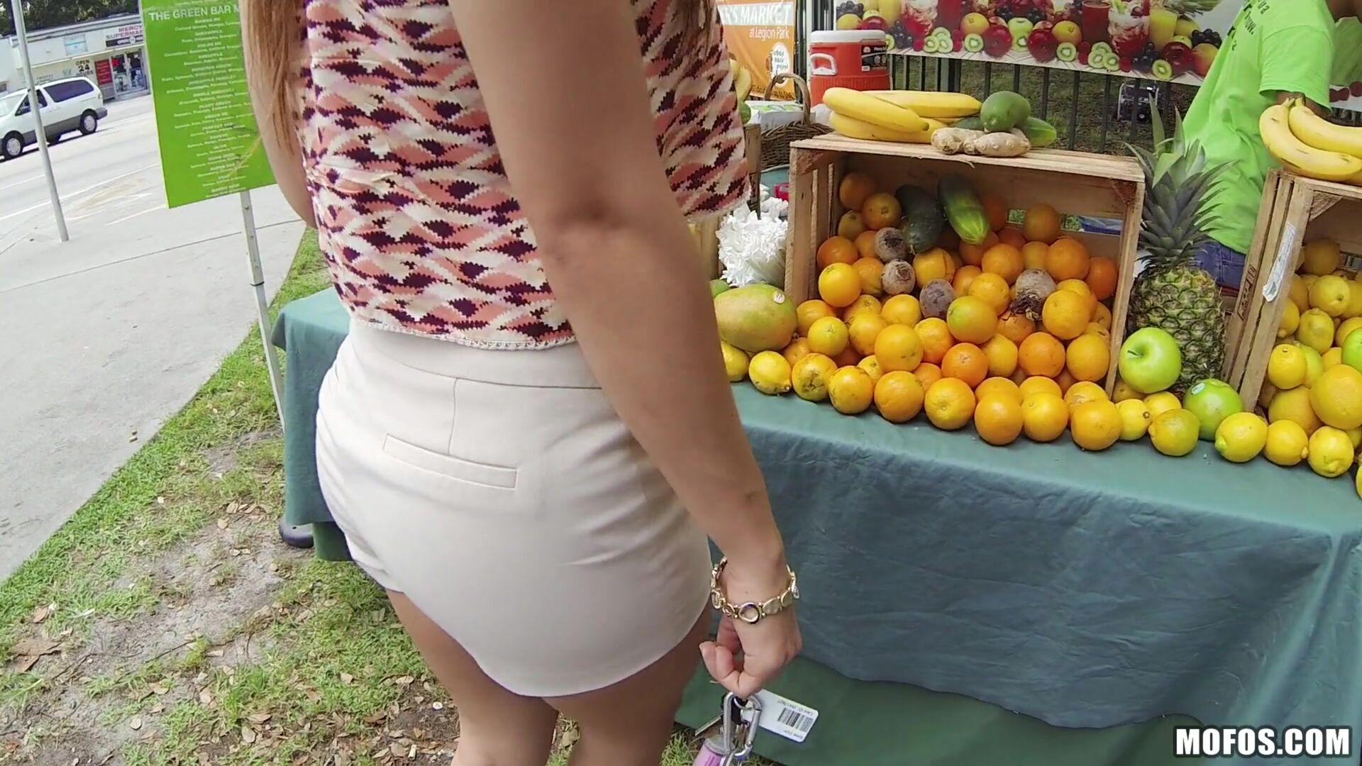 Latina Flashes in Public