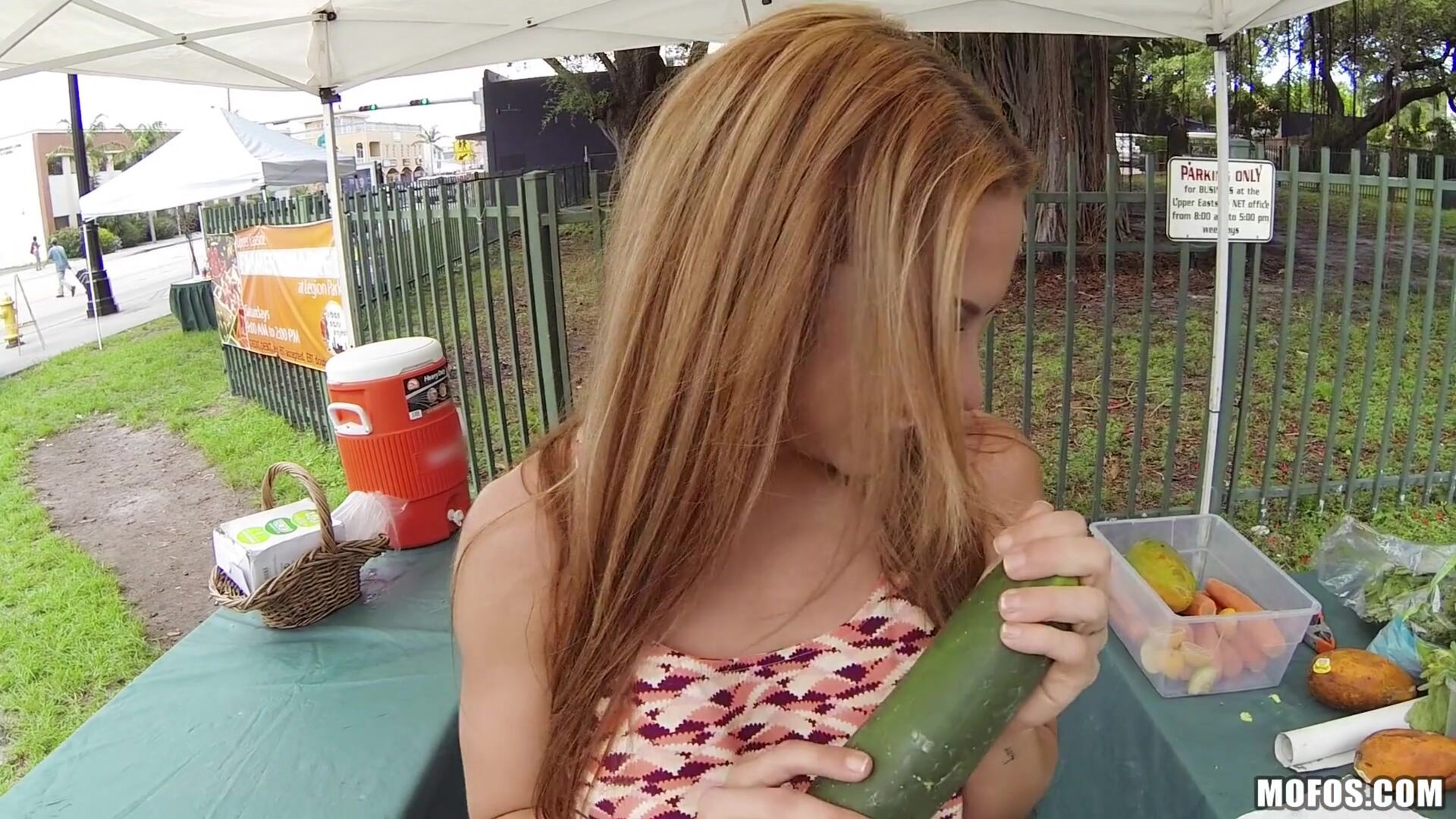 Latina Flashes in Public