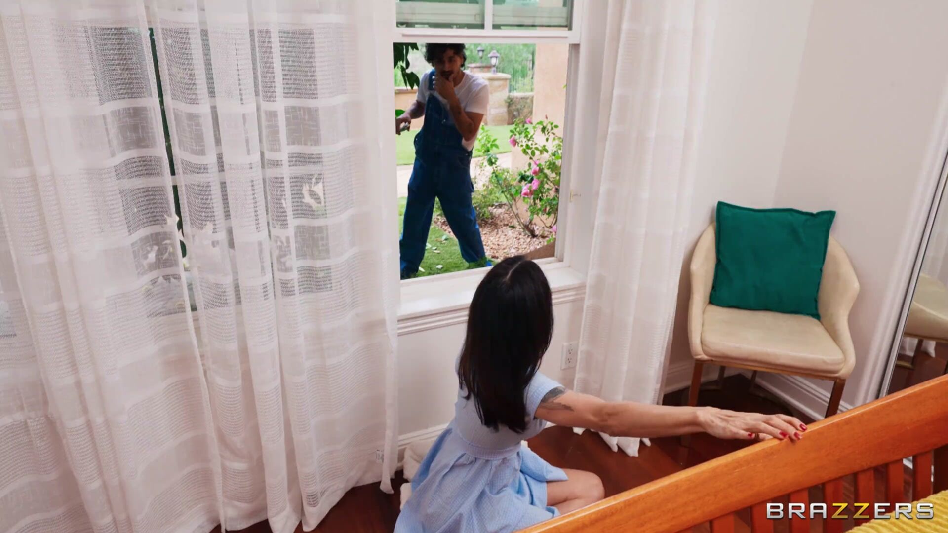Ass-scaping The Horny Housewife
