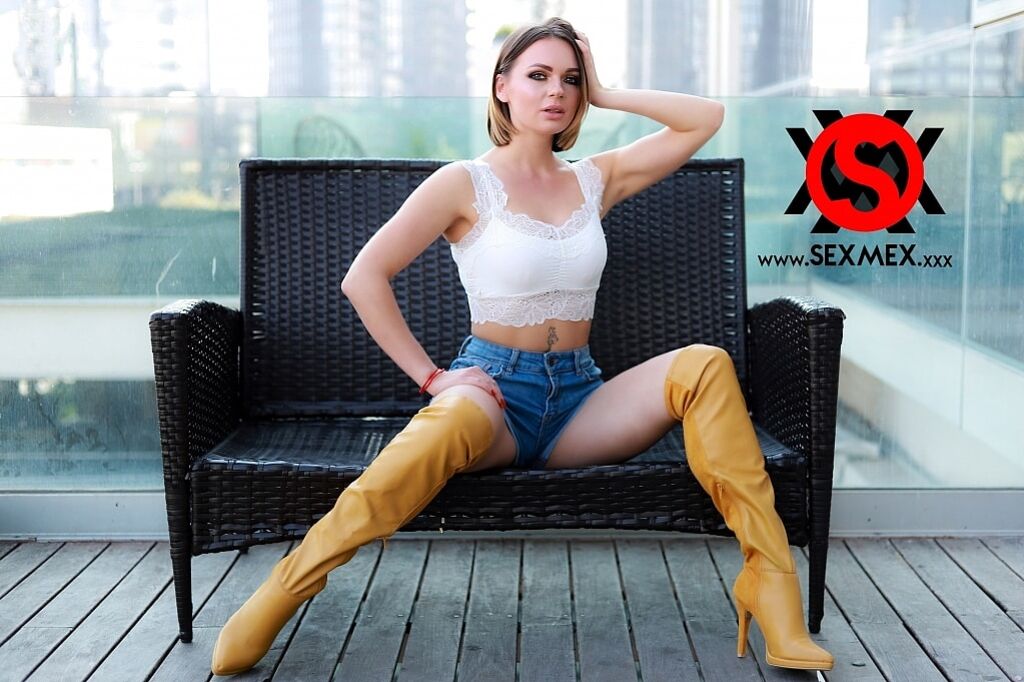 CASTING IN SEXMEX . EMILY THORNE