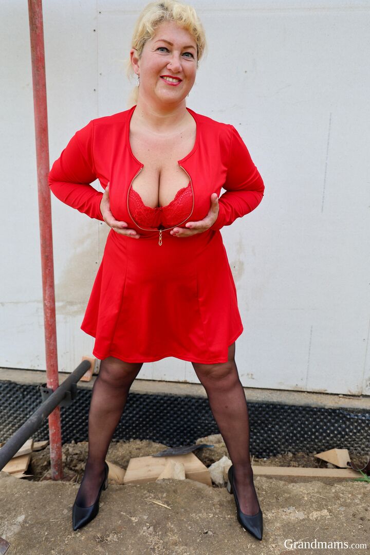 Checking young cocks