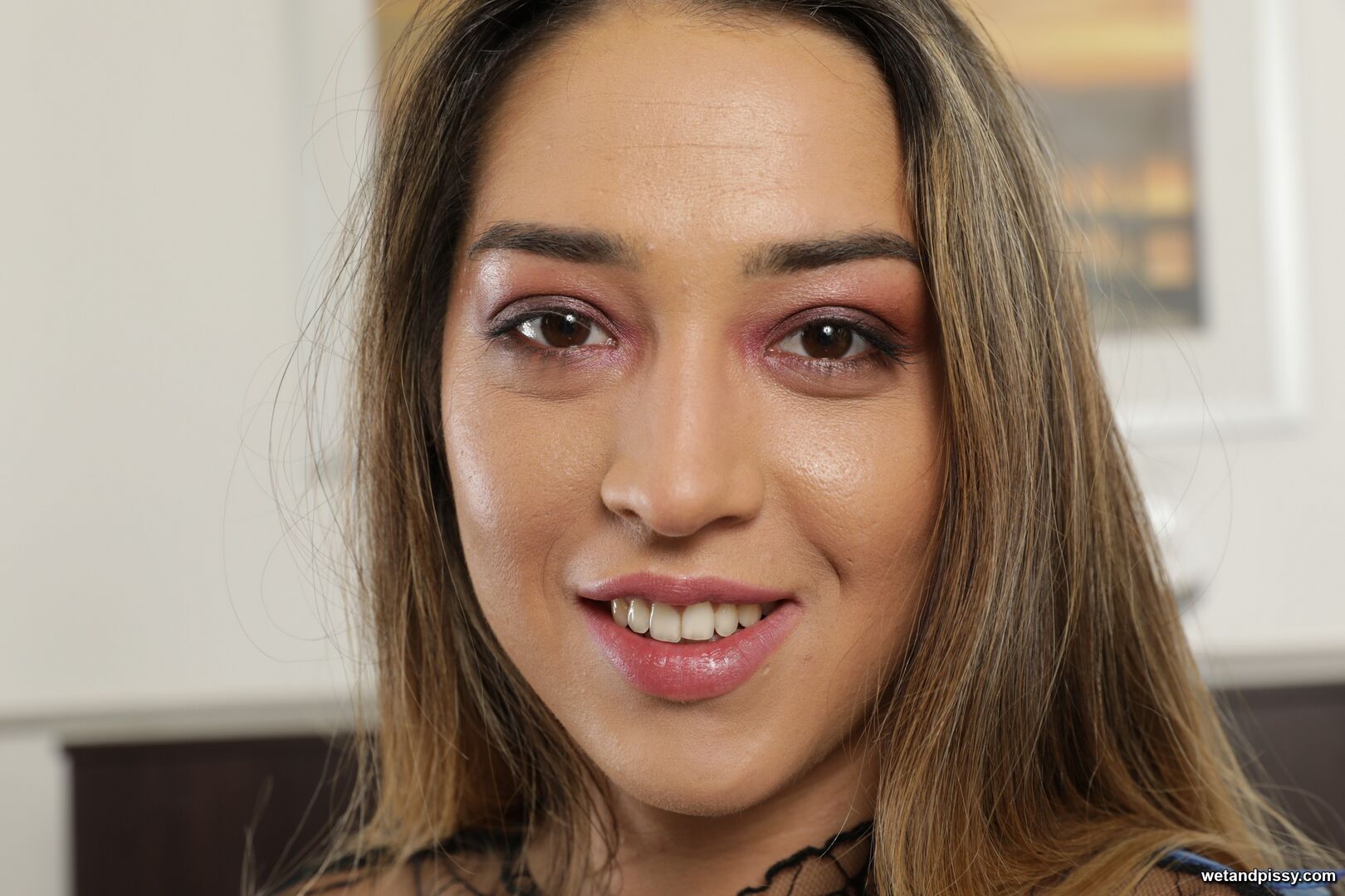 MELANIE DARK — MESSY MELANIE 1552