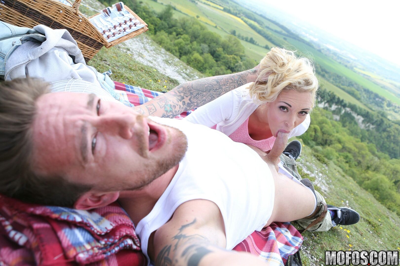 British Amateurs' Picnic Sex Tape