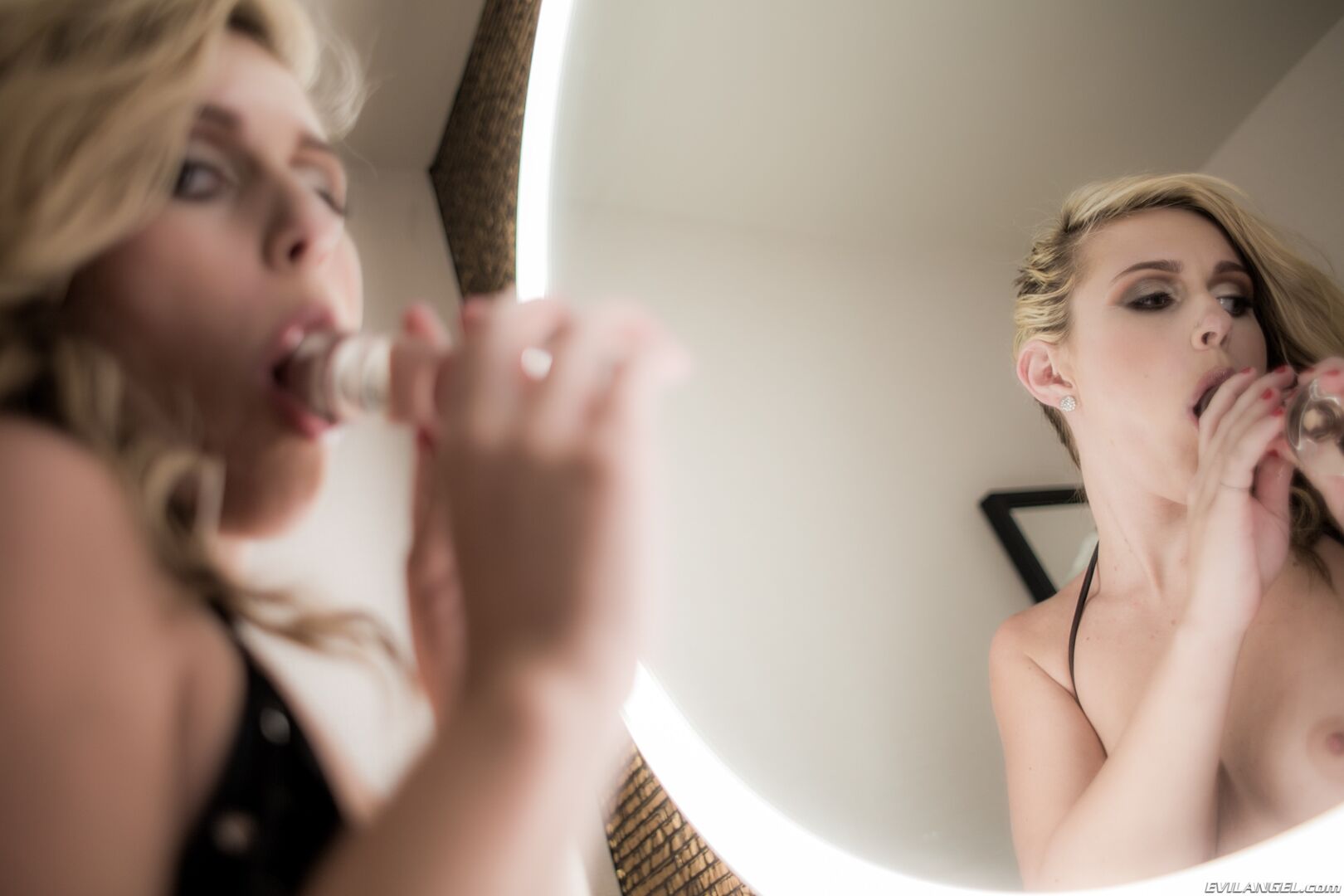 ORGASMIC LESBIAN PASSION SESSION