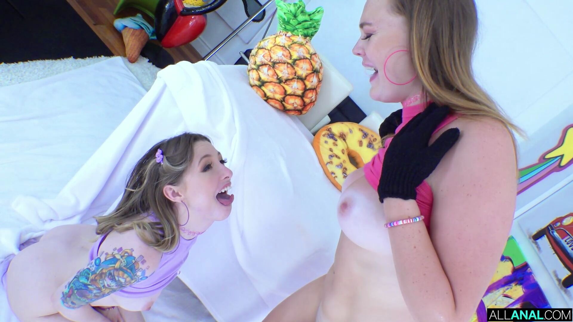 Ailee And Samantha's Anal Play Date
