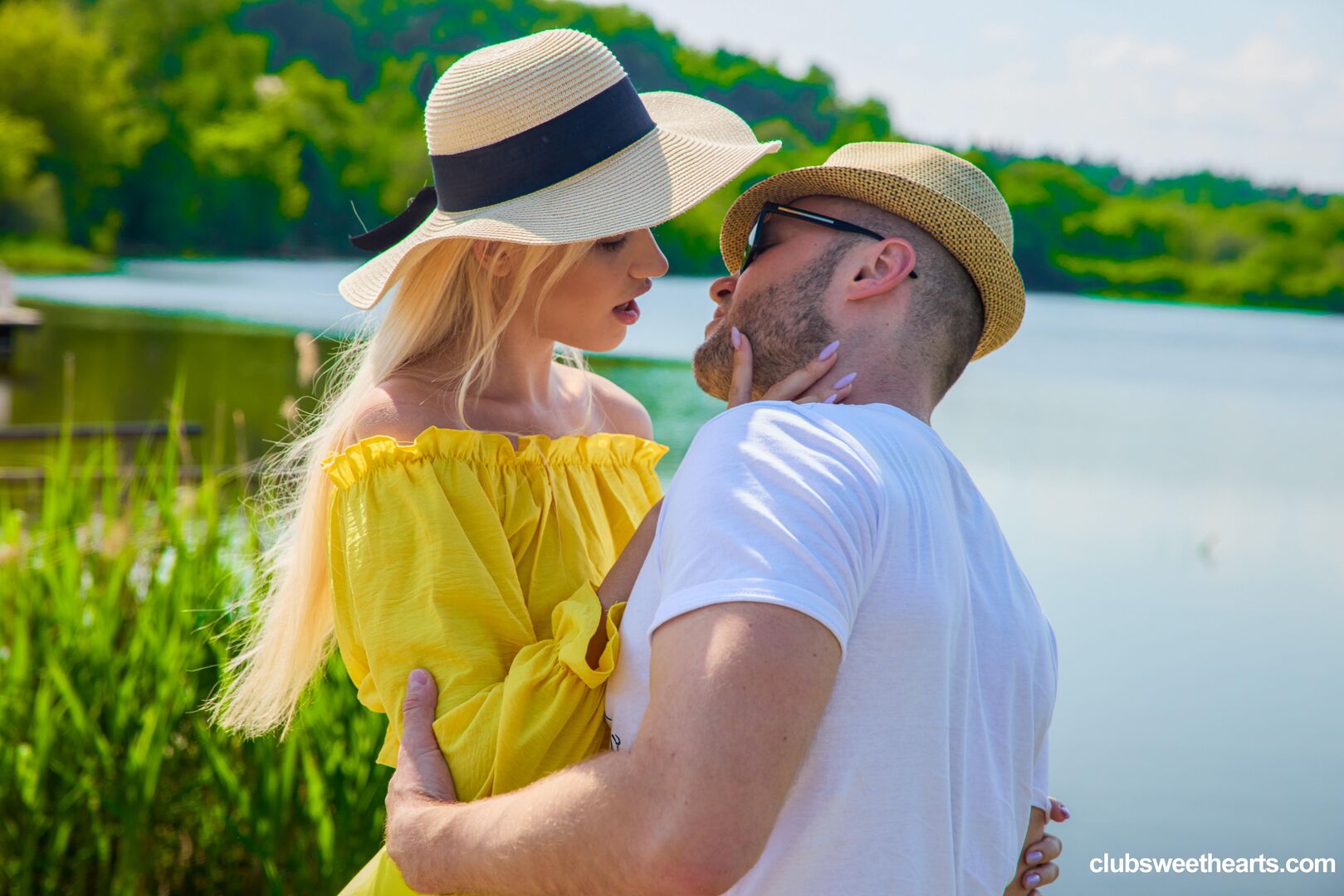 Picnic day at ClubSweethearts