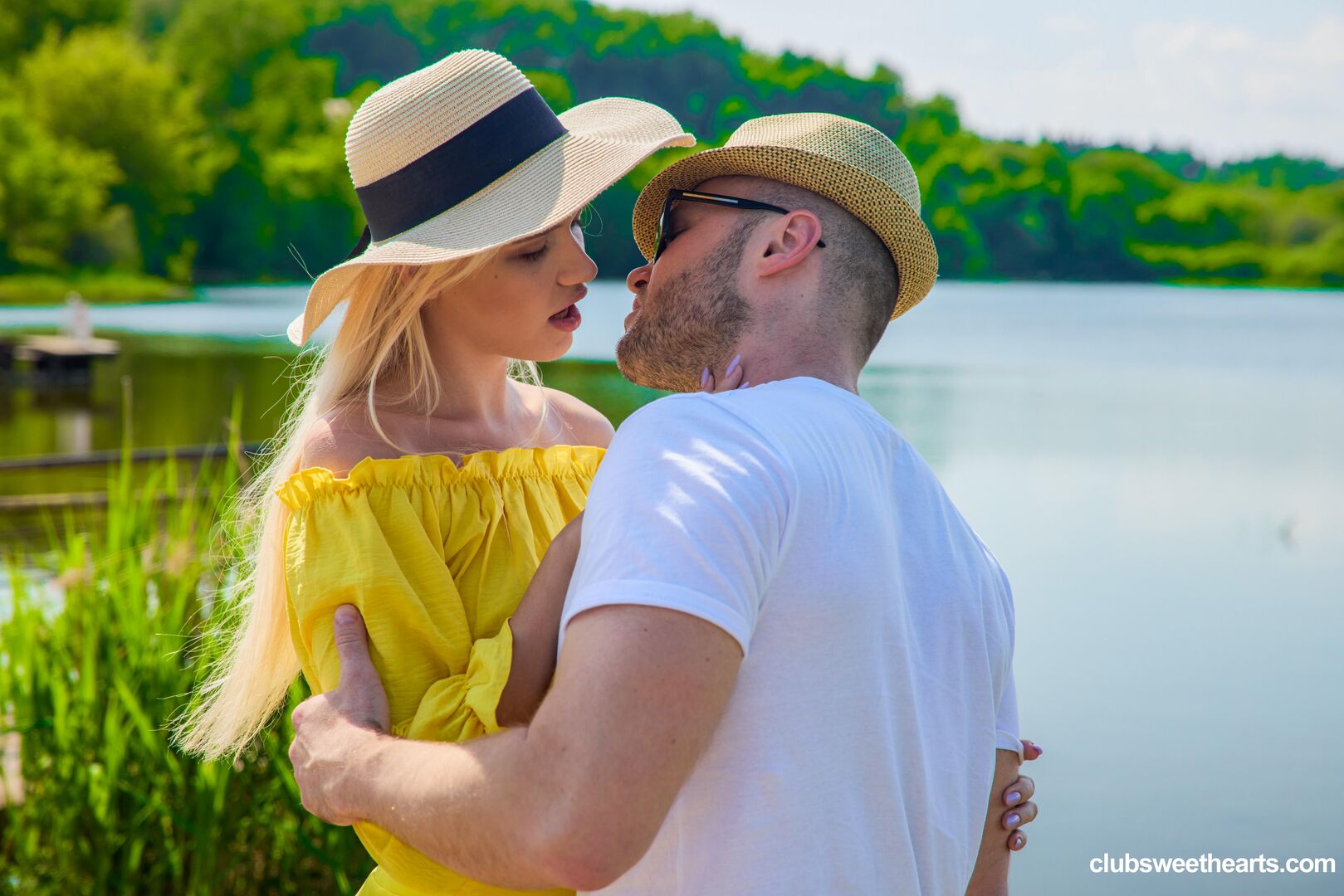 Picnic day at ClubSweethearts