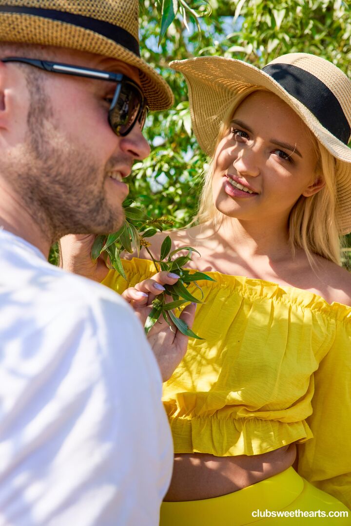 Picnic day at ClubSweethearts