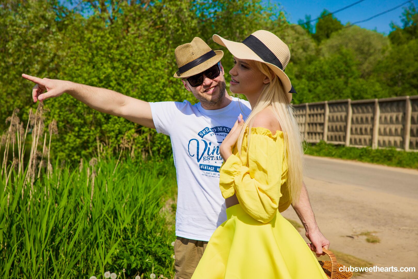 Picnic day at ClubSweethearts
