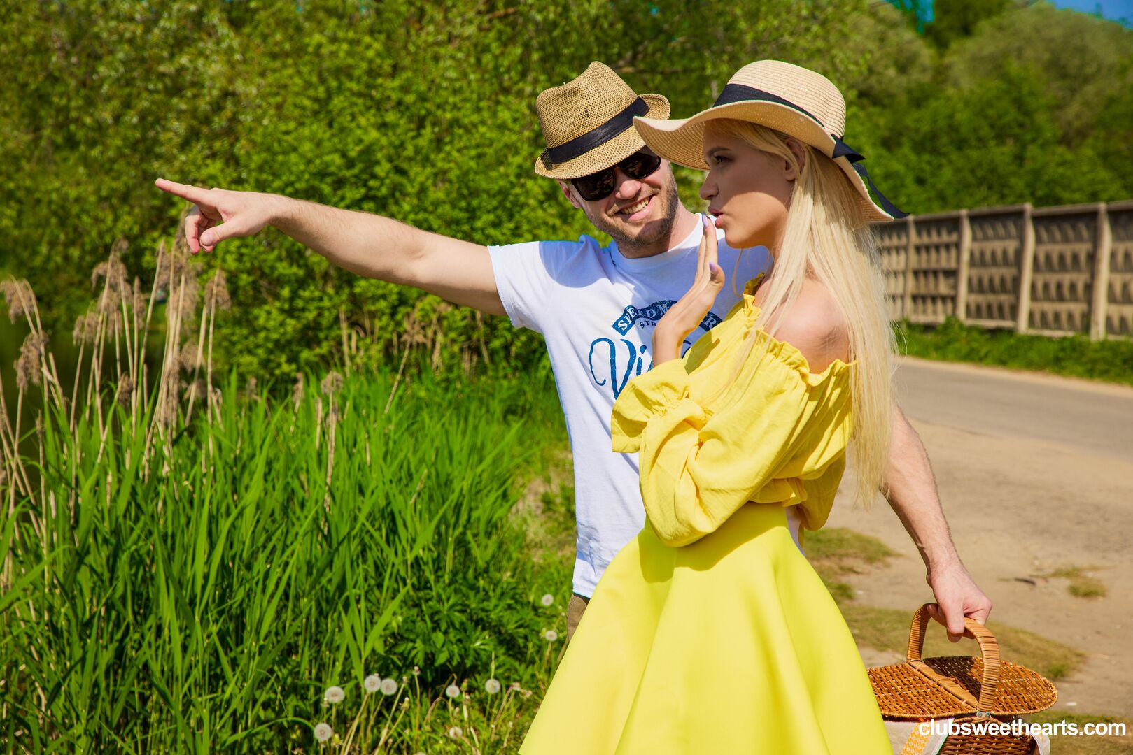 Picnic day at ClubSweethearts