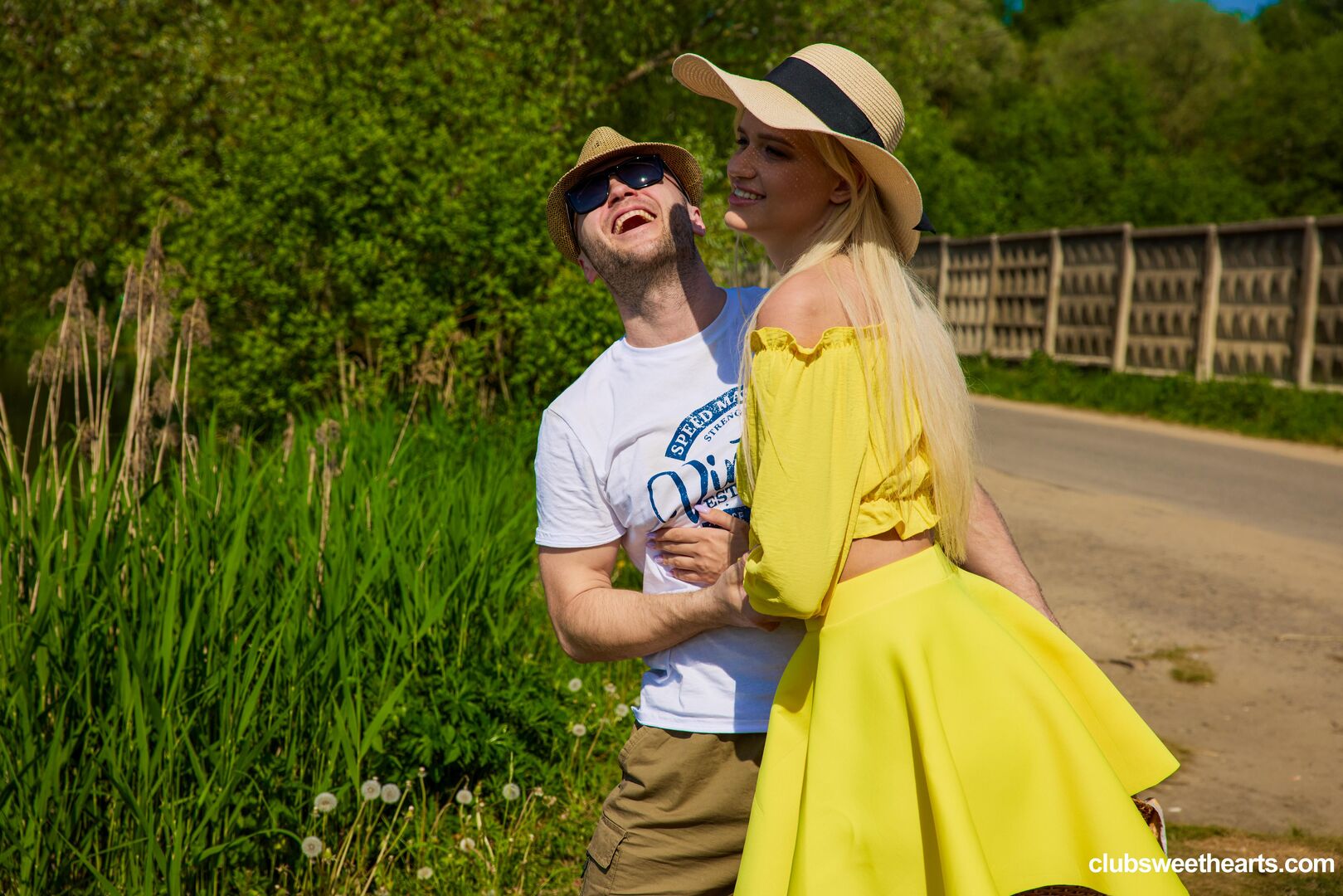 Picnic day at ClubSweethearts