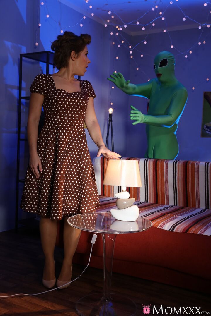 Mom gets probed on Halloween