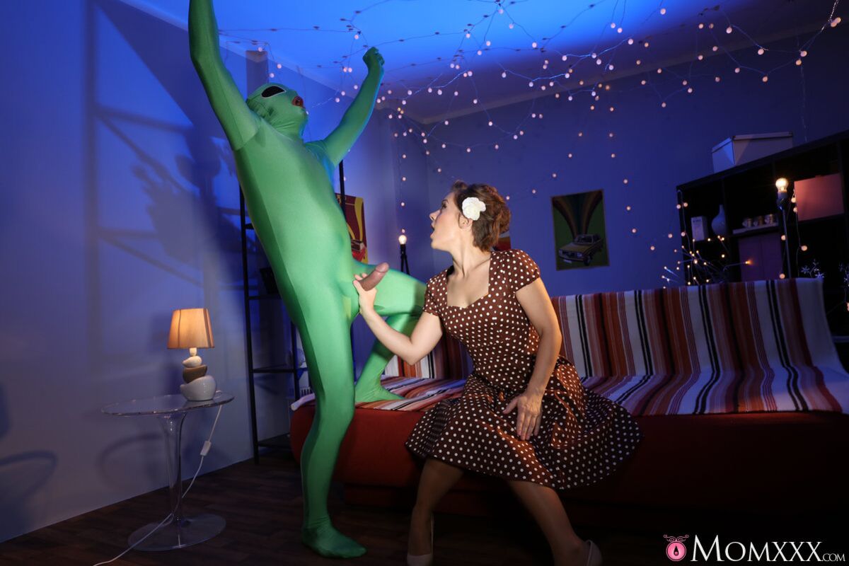 Mom gets probed on Halloween