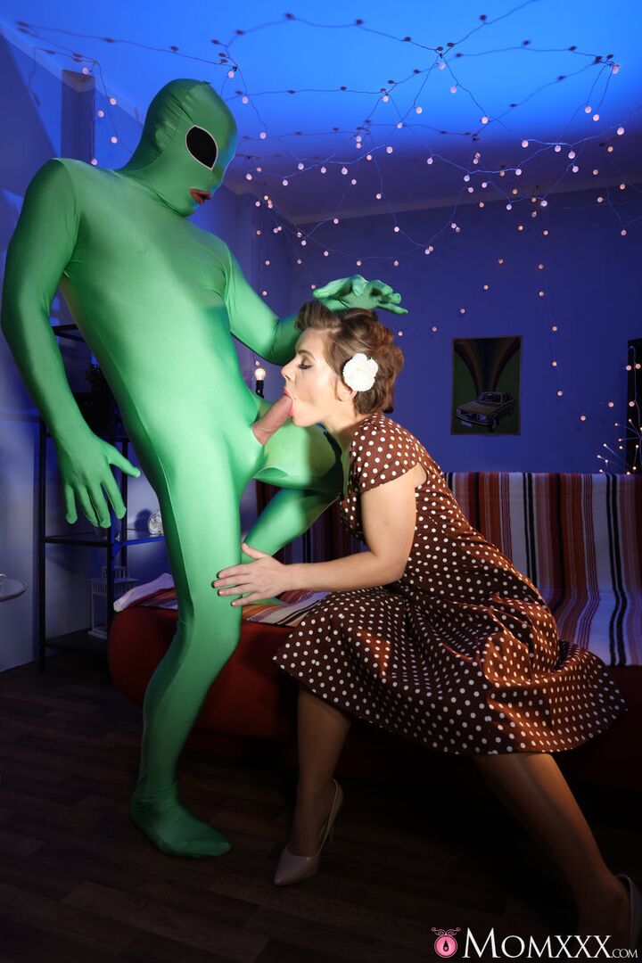 Mom gets probed on Halloween