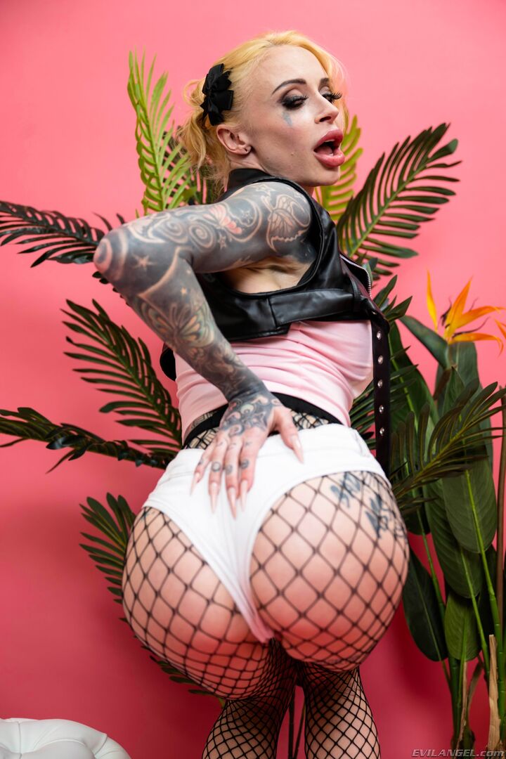 SASHA BEART Gaping Anal Submission