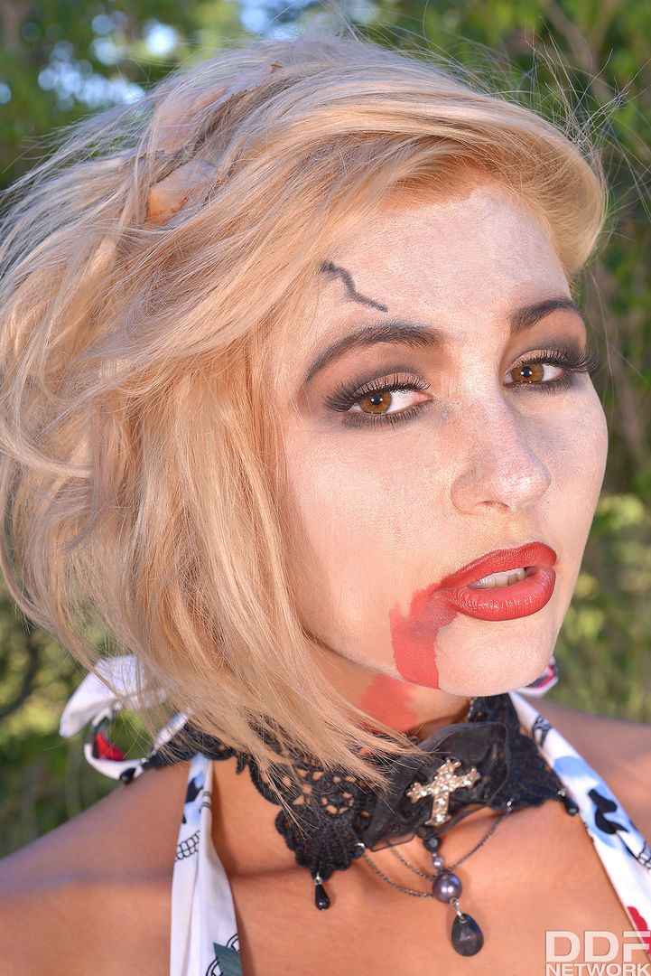 Trick or Treat, Fuck or Feed?