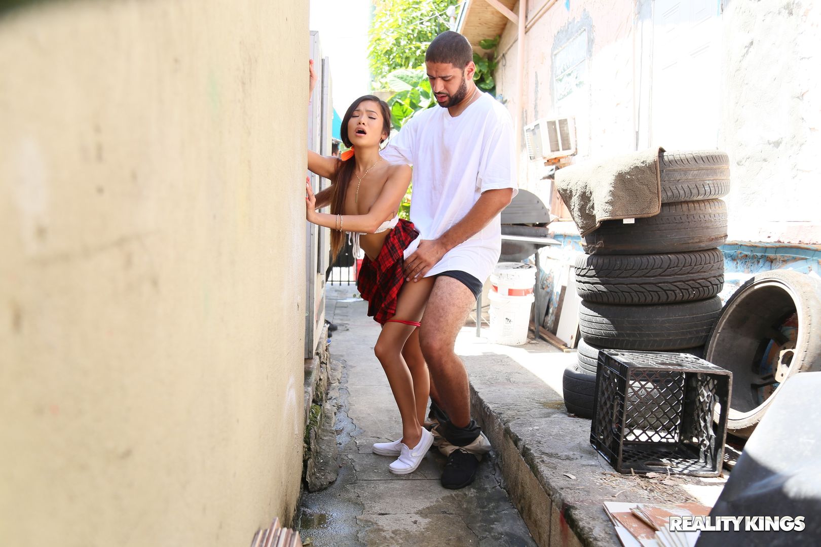 Alleyway Nympho