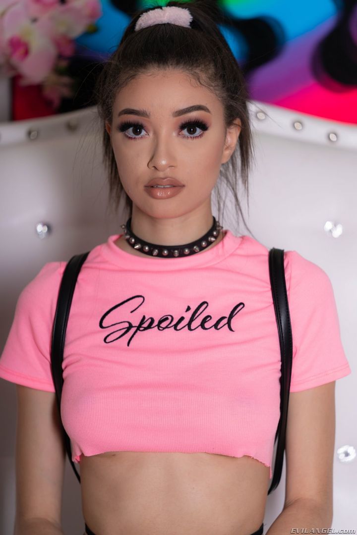 Black Scarlett: Fuck, Queef, Facial!