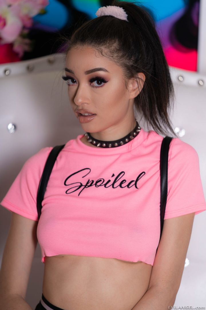 Black Scarlett: Fuck, Queef, Facial!