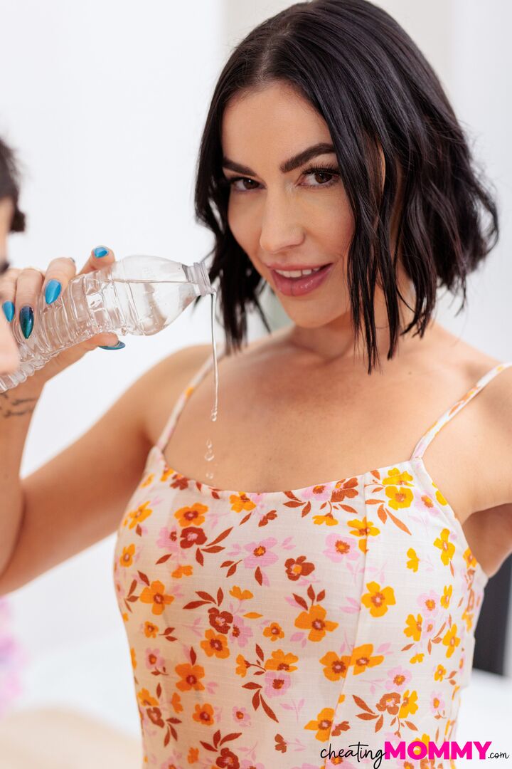 My Friends Sexy Stepmom - S1:E2