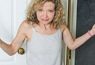 HORNY HOUSEWIFE ENJOYS SHOWERING AND MASTURBATING HER PUSSY AT THE SAME TIME