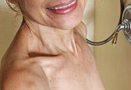 HORNY HOUSEWIFE ENJOYS SHOWERING AND MASTURBATING HER PUSSY AT THE SAME TIME